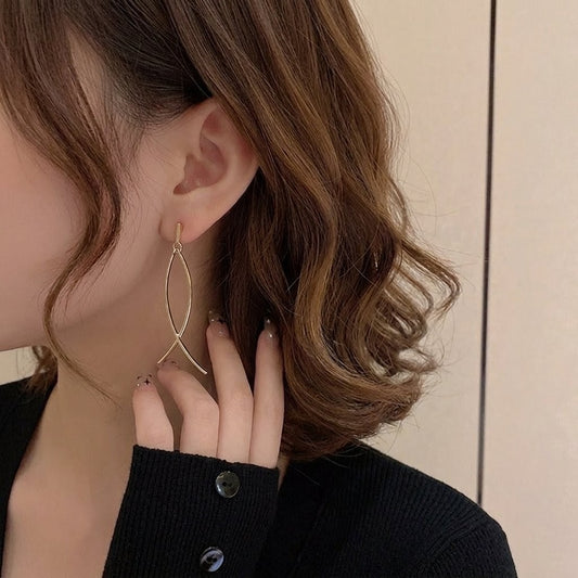 ロングピアス クロスライン 金属アレルギー対応 ゴールド シルバー 揺れる 【SECRET GLOW.】